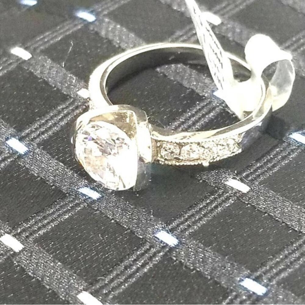 New stainless steel ring with‎ CZs size 7
